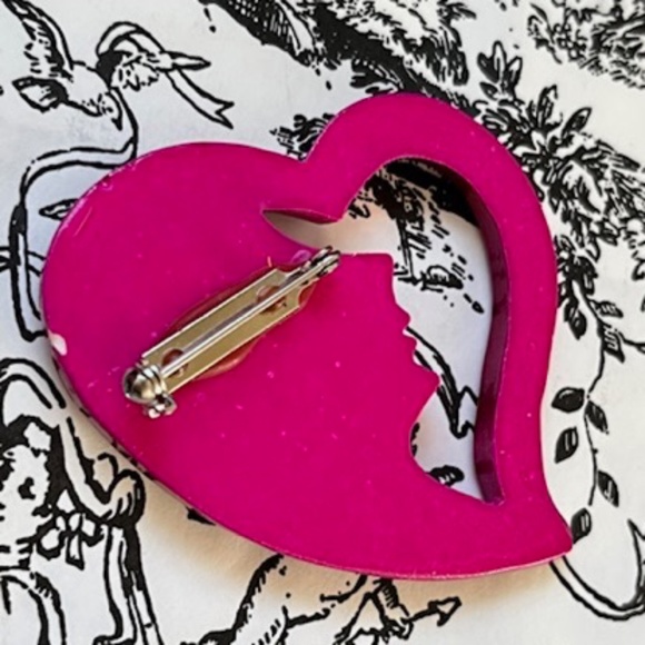 ARTISAN Pink Enamel Heart with Face Pin - Picture 3 of 3